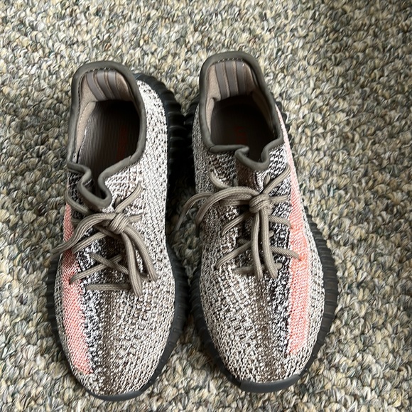 big yeezy slippers